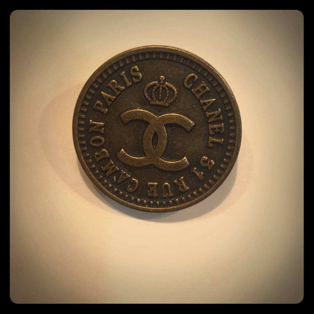 Chanel Button